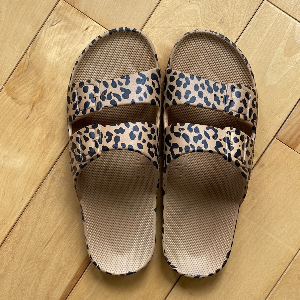 Freedom Moses Slides | size 37/38 | Leo Camel